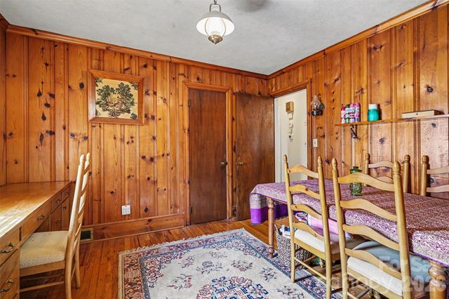 400 Briarwood Drive, Charlotte, NC 28215
