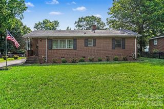 400 Briarwood Drive, Charlotte, NC 28215