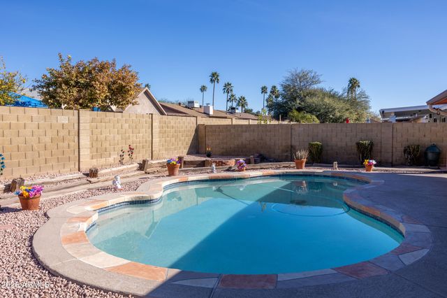 4942 W PURDUE Avenue, Glendale, AZ 85302