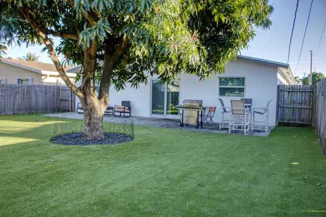 517 NW 52nd Street, Boca Raton, FL 33487