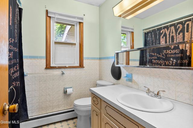 1253 Van Cortland Street, Schenectady, NY 12303