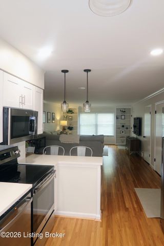 250 Chenoweth Ln APT 2, Louisville, KY 40207