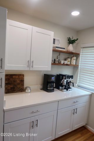 250 Chenoweth Ln APT 2, Louisville, KY 40207