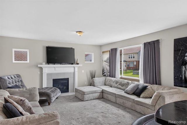 5168 Bradmore Lane, Warren, MI 48092