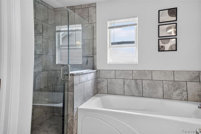 5168 Bradmore Lane, Warren, MI 48092