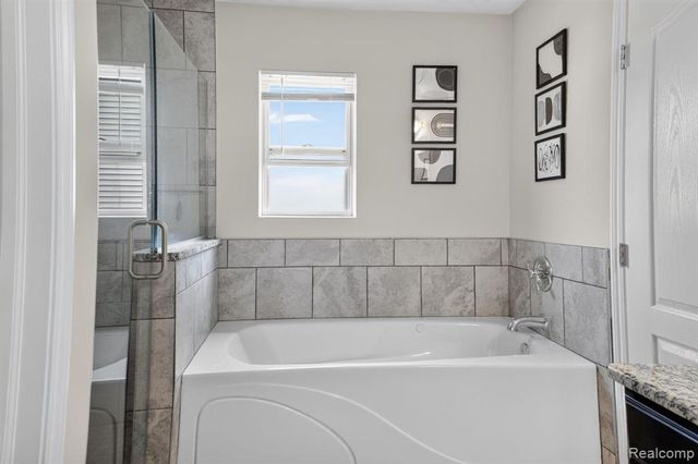 5168 Bradmore Lane, Warren, MI 48092