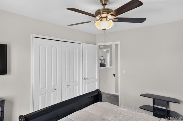 5168 Bradmore Lane, Warren, MI 48092