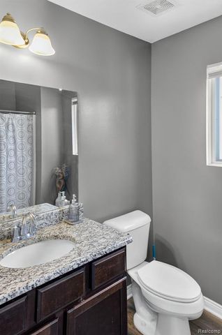 5168 Bradmore Lane, Warren, MI 48092