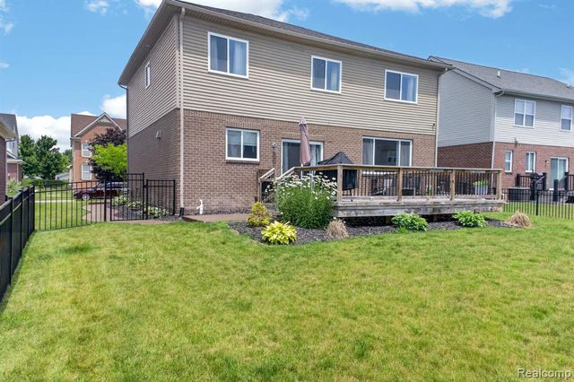 5168 Bradmore Lane, Warren, MI 48092