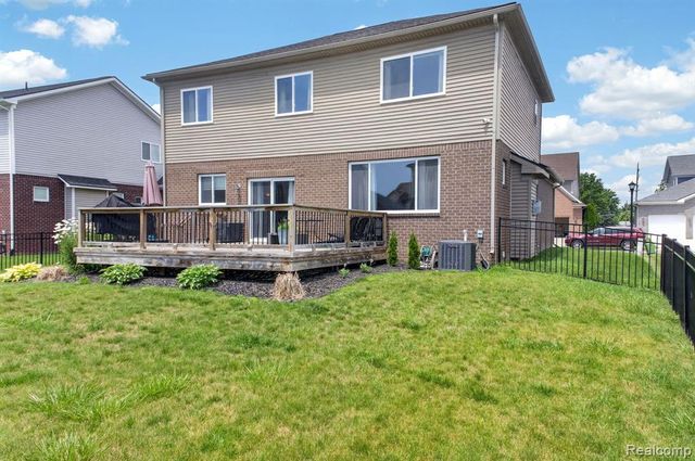 5168 Bradmore Lane, Warren, MI 48092