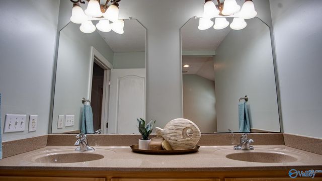 818 SE Esslinger Road, Huntsville, AL 35802