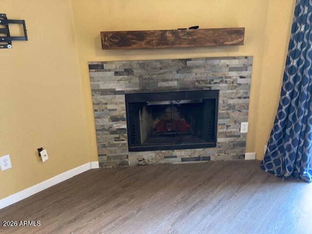 Image 10 of property listing at 16013 S DESERT FOOTHILLS Parkway 2021, Phoenix, AZ 85048