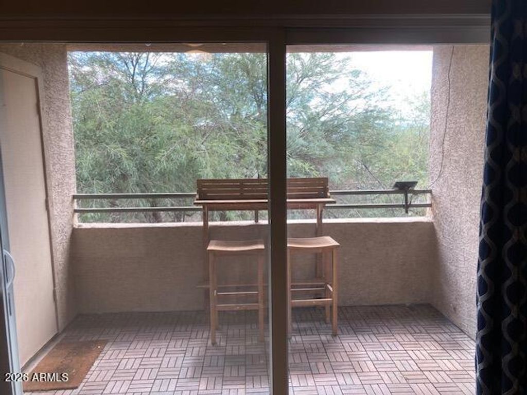 Image 11 of property listing at 16013 S DESERT FOOTHILLS Parkway 2021, Phoenix, AZ 85048