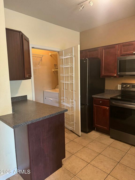 Image 6 of property listing at 16013 S DESERT FOOTHILLS Parkway 2021, Phoenix, AZ 85048