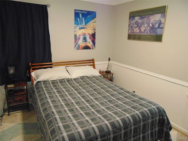 613 E Woodruff Avenue, Hazel Park, MI 48030