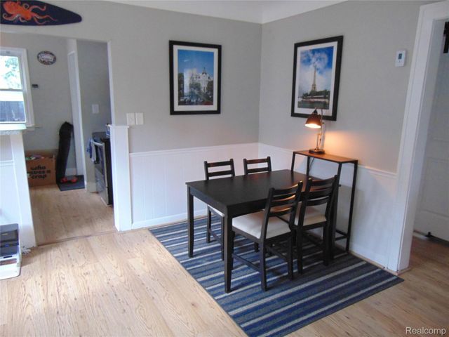 613 E Woodruff Avenue, Hazel Park, MI 48030