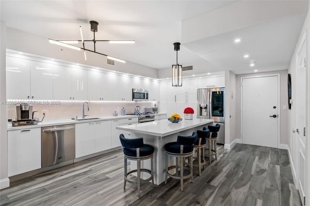 17555 Atlantic Boulevard UPH3, Sunny Isles Beach, FL 33160