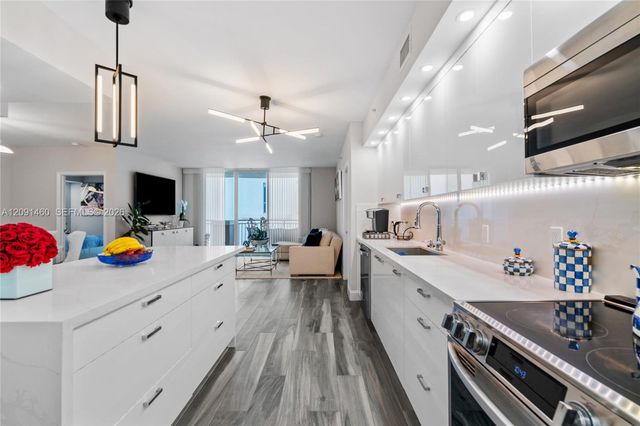 17555 Atlantic Boulevard UPH3, Sunny Isles Beach, FL 33160