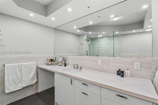 17555 Atlantic Boulevard UPH3, Sunny Isles Beach, FL 33160