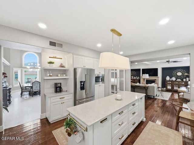 6084 VIA HERMOSA Court, El Paso, TX 79912