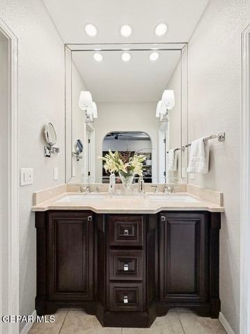 6084 VIA HERMOSA Court, El Paso, TX 79912