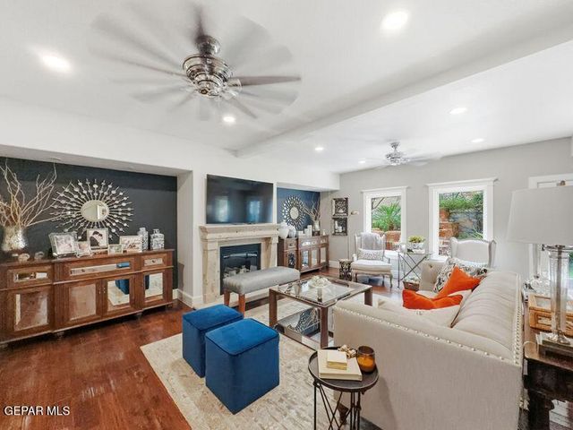 6084 VIA HERMOSA Court, El Paso, TX 79912