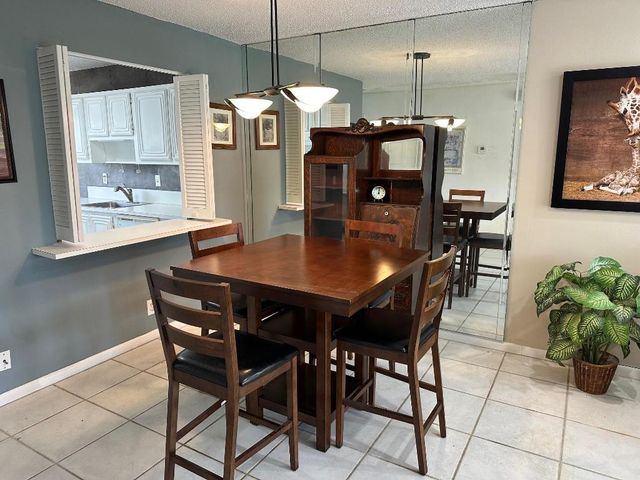 13749 Flora Place B, Delray Beach, FL 33484