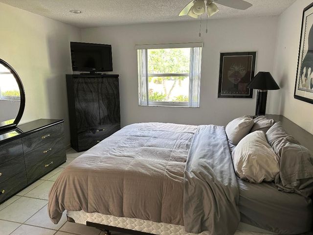 13749 Flora Place B, Delray Beach, FL 33484