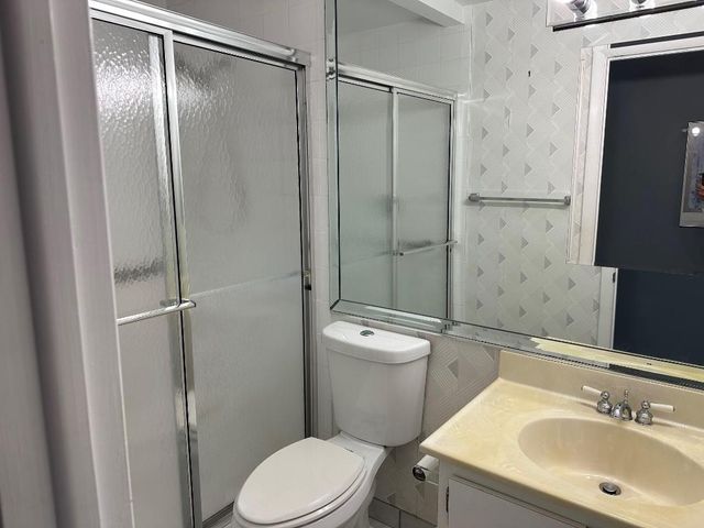 13749 Flora Place B, Delray Beach, FL 33484