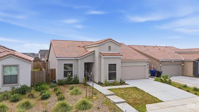 7425 Peach Grove Lane, Bakersfield, CA 93313