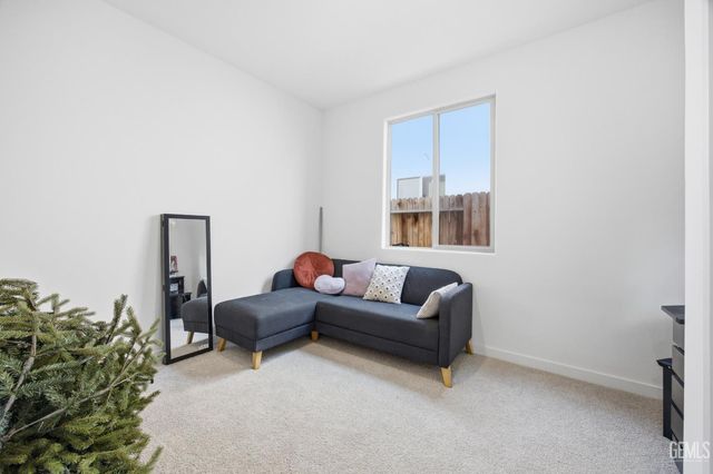 7425 Peach Grove Lane, Bakersfield, CA 93313