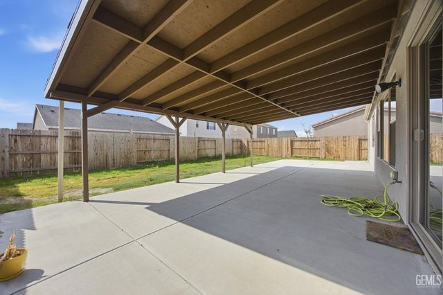 7425 Peach Grove Lane, Bakersfield, CA 93313