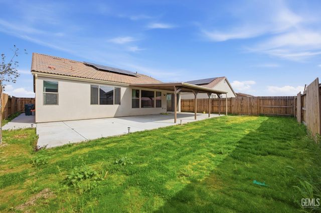 7425 Peach Grove Lane, Bakersfield, CA 93313