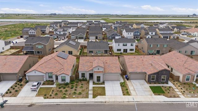 7425 Peach Grove Lane, Bakersfield, CA 93313