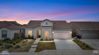 7425 Peach Grove Lane, Bakersfield, CA 93313