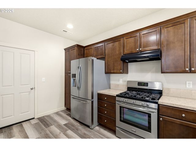 5704 Ne 47TH St, Vancouver, WA 98661