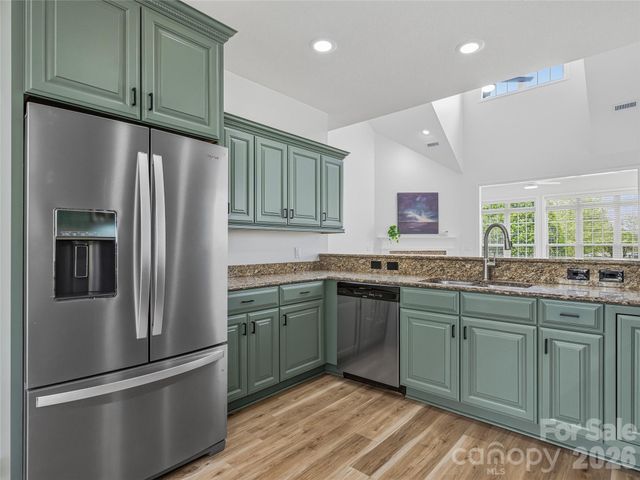 33 Florian Lane, Fletcher, NC 28732