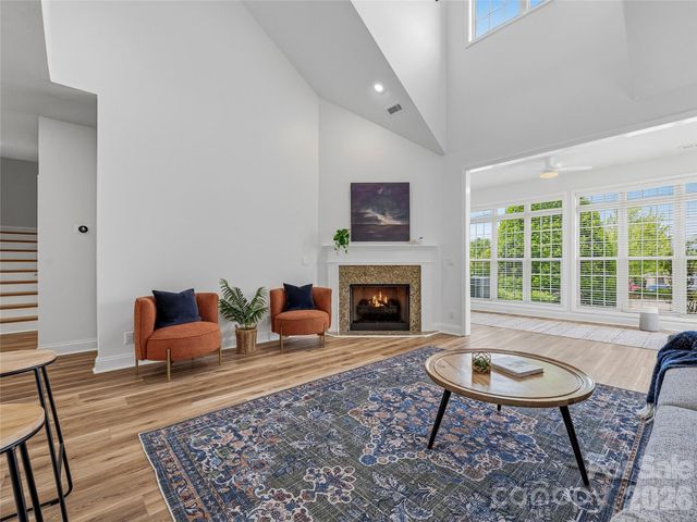 33 Florian Lane, Fletcher, NC 28732
