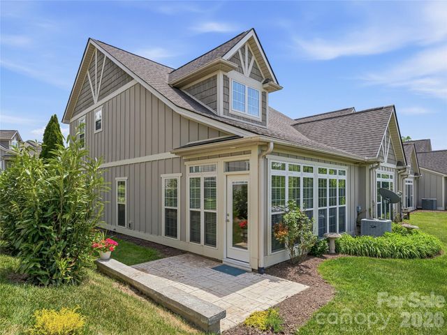 33 Florian Lane, Fletcher, NC 28732