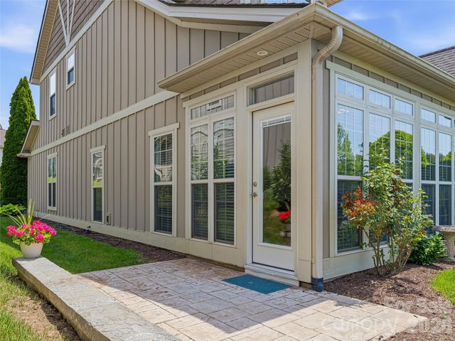33 Florian Lane, Fletcher, NC 28732