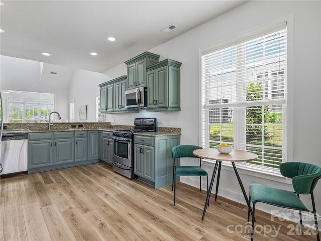 33 Florian Lane, Fletcher, NC 28732
