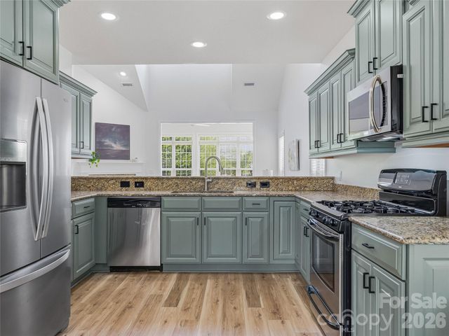 33 Florian Lane, Fletcher, NC 28732