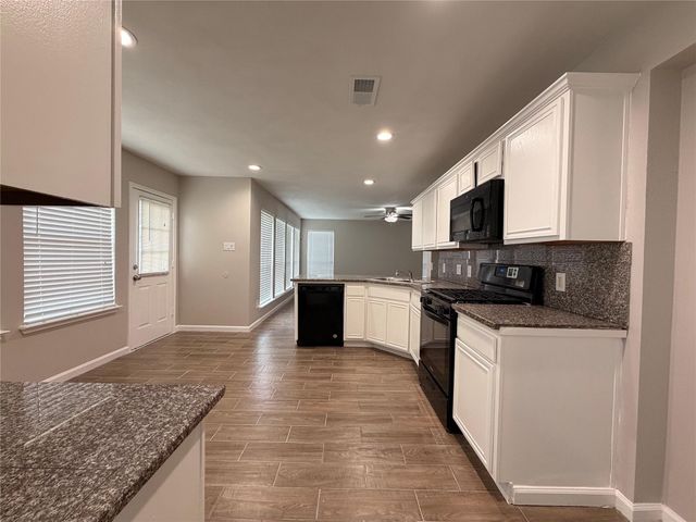 4406 Eaglewood Trail Drive, Fresno, TX 77545