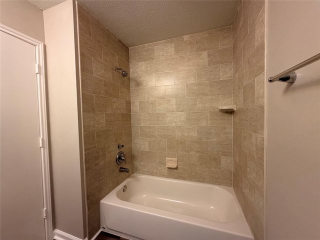 4406 Eaglewood Trail Drive, Fresno, TX 77545