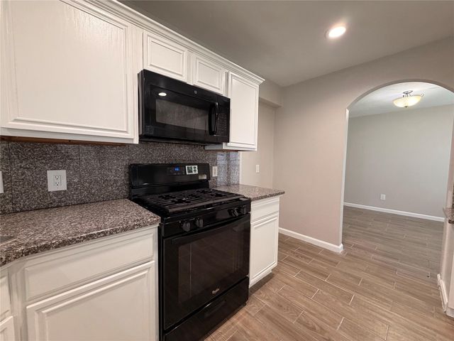 4406 Eaglewood Trail Drive, Fresno, TX 77545