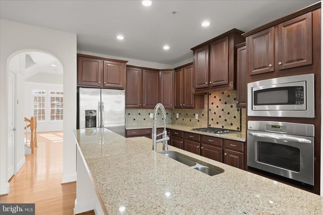 4951 COLLINGTONS BOUNTY DR, Bowie, MD 20720