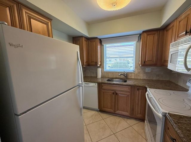 2821 SWIFTON DRIVE 10, Sarasota, FL 34231