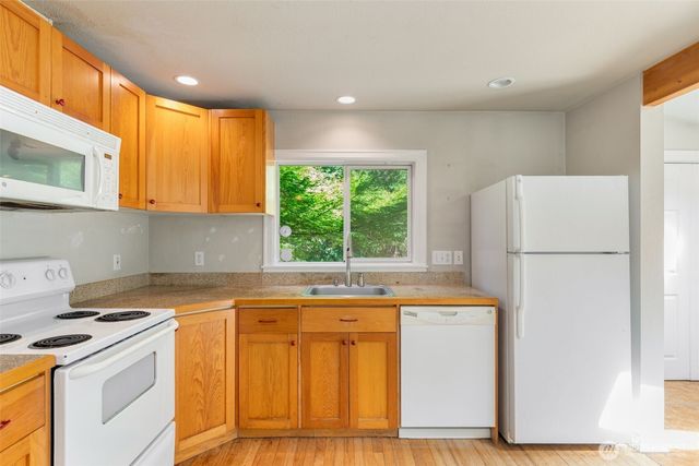 18833 NE 143rd Street, Woodinville, WA 98072