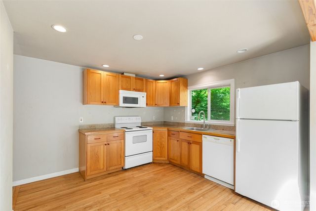 18833 NE 143rd Street, Woodinville, WA 98072