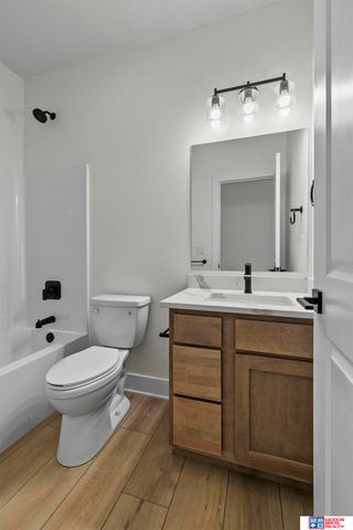 663 Eloise Avenue, Lincoln, NE 68520